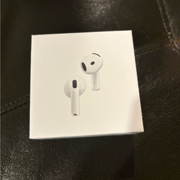 White Wireless Earbuds (gen 4)
